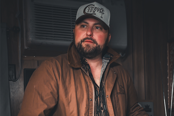 Tyler Farr at Huddle Up Sports Bar & Grill - October 4, 2025, 6:30pm doors